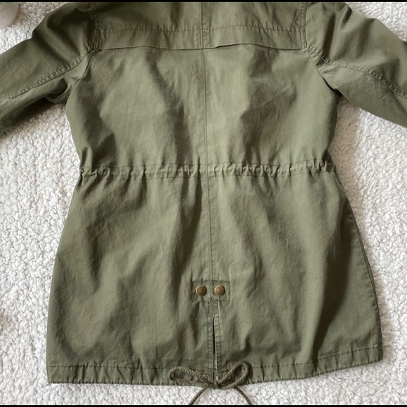 Ambiance Utility Jacket. Khaki green hooded. - Picture 7 of 11